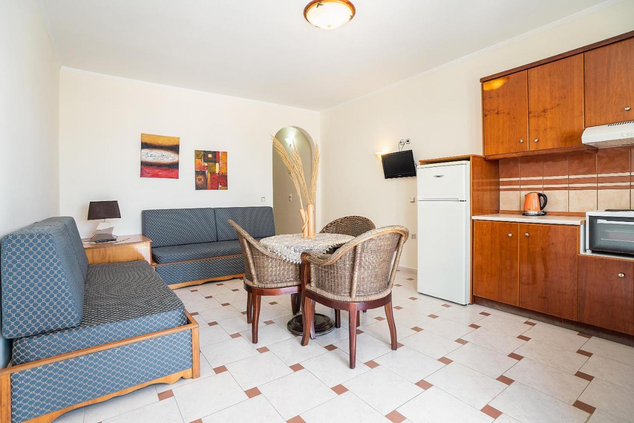 Livadia Beach Suite Esterno foto