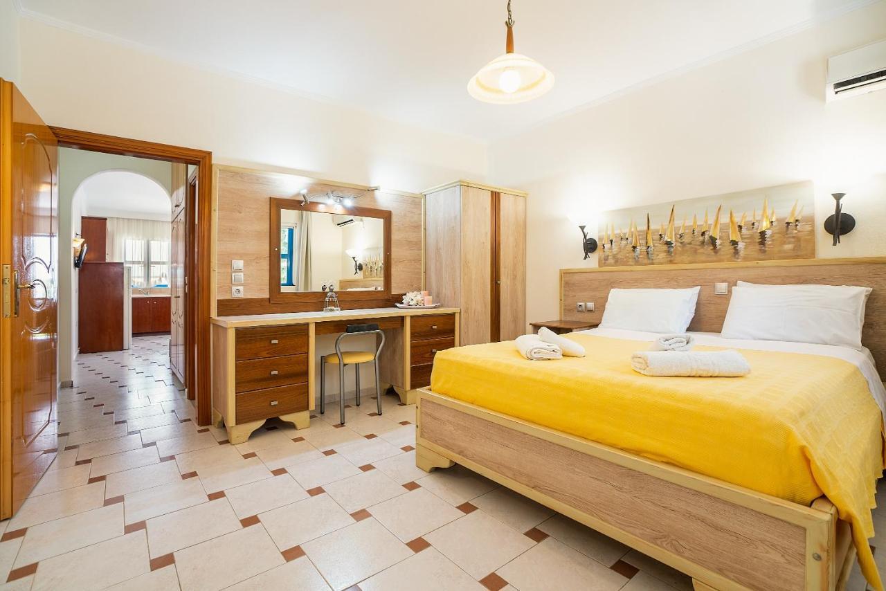 Livadia Beach Suite Esterno foto